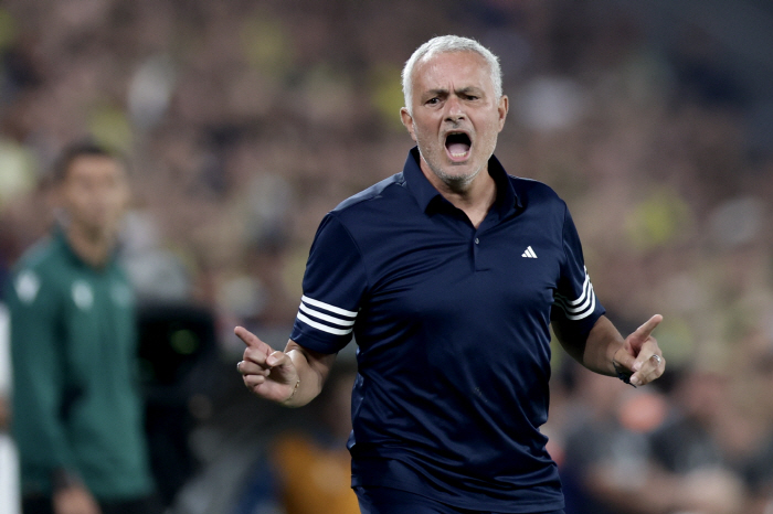 Is your mind going back and forth now? Mourinho's absurd remarks of ignorance, Hwang In-beom is a Japanese player...