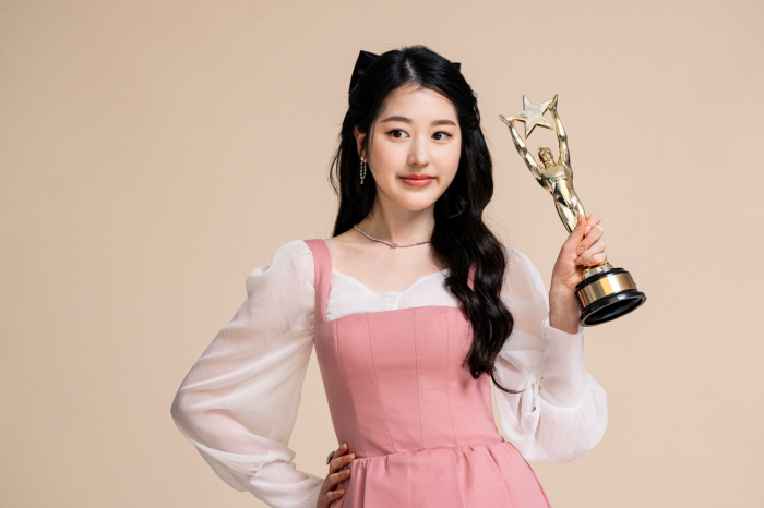 Jang Won-young's sister Jang Da-ah, how she became a national goddess...Superior genetic bragging (my star in gold)