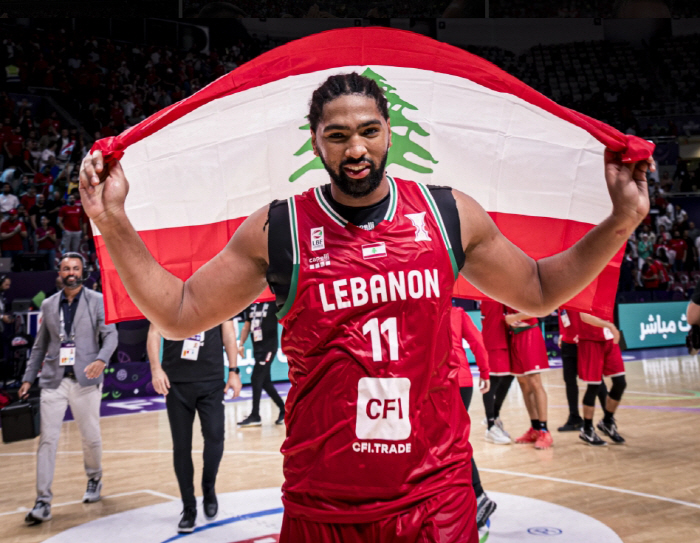 A loyal man, Lawson? Lawson, who was extremely sluggish in Korea, exploded in the Japanese match. 24 points, 10 rebounds. Giving Japan a nightmare of losing the quarterfinals