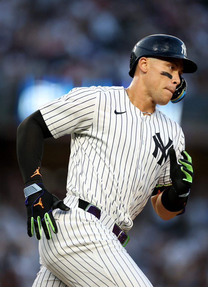 NYY Aaron Judge Explodes Resurrection's Home Run in 20 Days Who Said AL MVP Competition Is Over