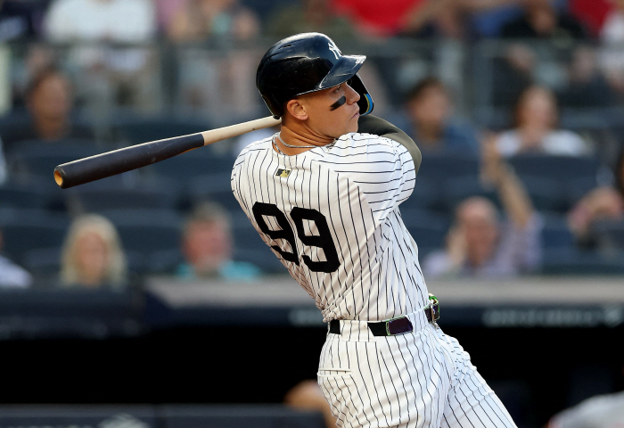 NYY Aaron Judge Explodes Resurrection's Home Run in 20 Days Who Said AL MVP Competition Is Over