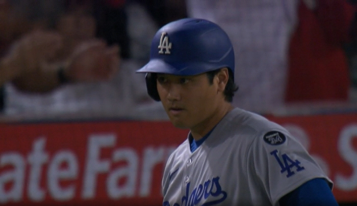 Ohtani's two faces are now angry, and 11 games in which he hit a home run in the second half of the year, 3 wins, 8 losses, and 59 losses, finally collapsed
