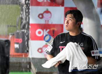  Song Seung-gi's resentful downpour