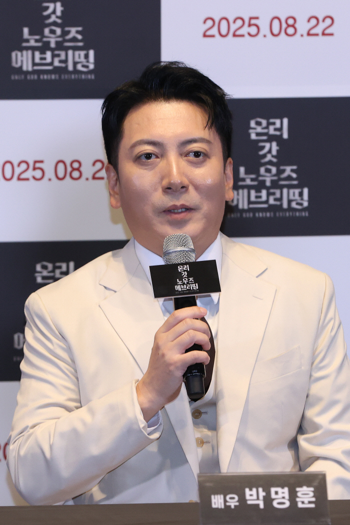  Shin Seung-ho in a priest's suit → Jeon So-min, a bright-eyed telegraphist...Only God, Summer Theater Decorations (Roundup)