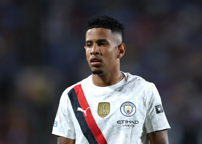 Tottenham, which is on the brink of a cliff, has released a bundle of money. Offer a lump sum payment of KRW 196,500,000,000 to Savinho at the same time
