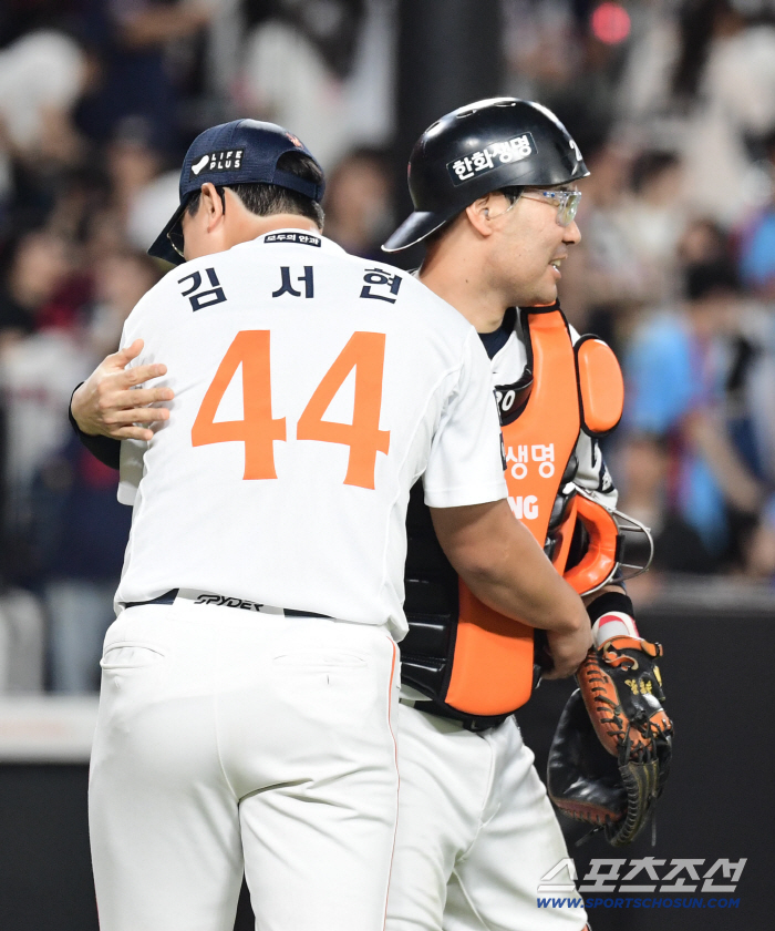 What do you mean by a two-run bases-loaded crisis and a hit with No. 1…There was no doubt about losing 4G in a row Kim Seo-hyun believed that he was going to stop