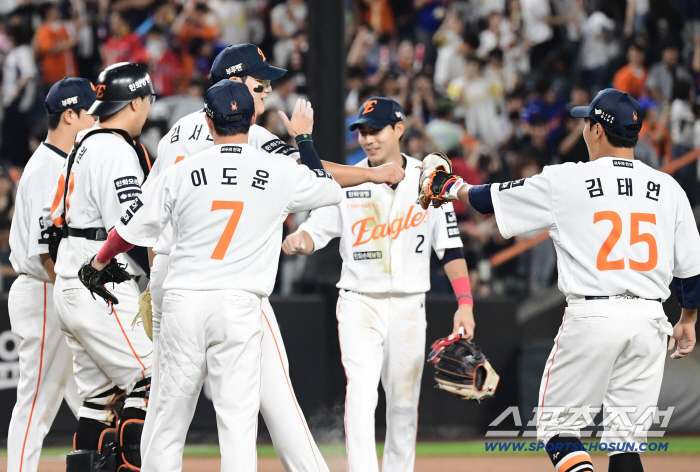 What do you mean by a two-run bases-loaded crisis and a hit with No. 1…There was no doubt about losing 4G in a row Kim Seo-hyun believed that he was going to stop