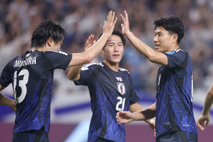 I don't care about Korea. Is Japan dreaming of winning the WC a pride? Is it confidence?  Fans, even if we participate in the European qualifying round, we're going to