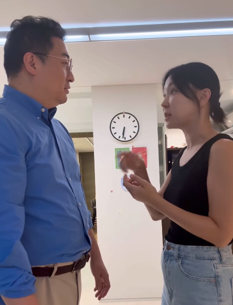 I'm really scared to see Lee Ji-hye arguing with her husband late at work