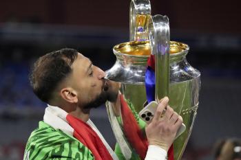 Lee Kang-in's colleague GK, who was abandoned like an old confession after winning the Champions, talks with manager Ganda Pep of Manchester City and agrees with management 