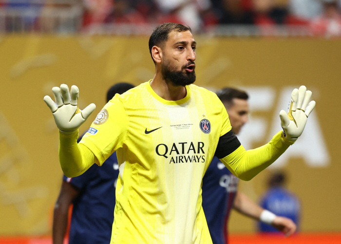 Lee Kang-in's colleague GK, who was abandoned like an old confession after winning the Champions, talks with manager Ganda Pep of Manchester City and agrees with management 