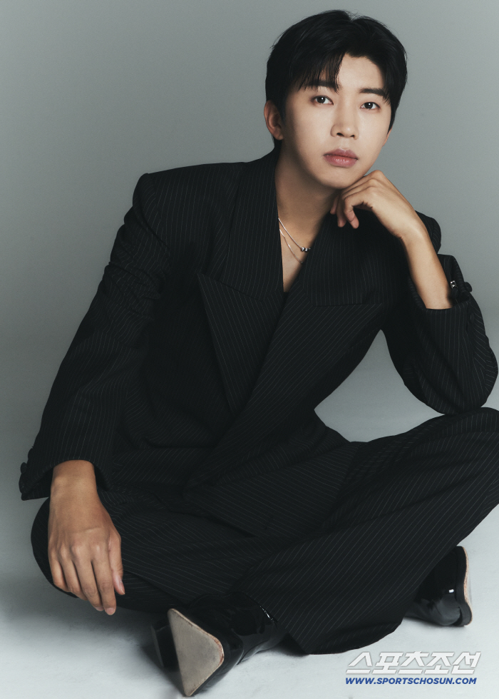 Lim Young-woong releases his second full-length album 'IM HERO 2' and holds an all-time listening session at CGV nationwide 