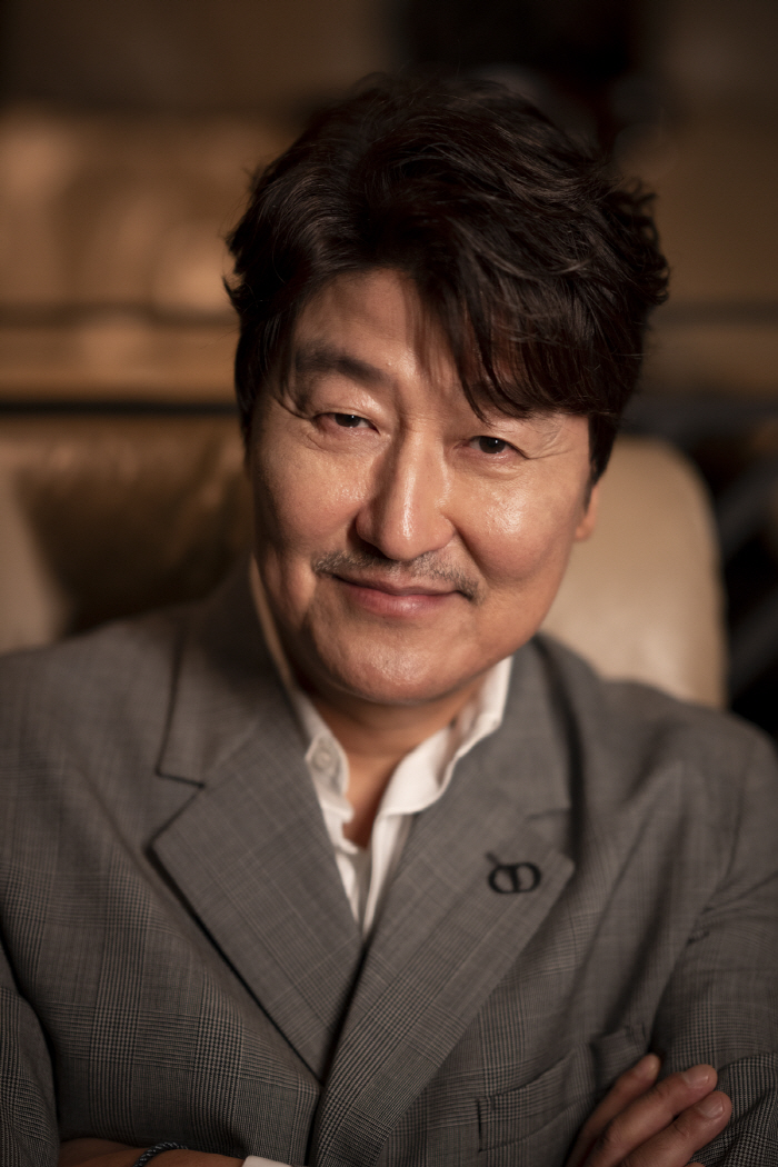 Song Kang-ho Signs Exclusive Deal with G-Dragon's Agency Galaxy Corporation