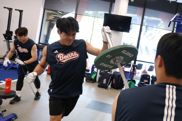 Why did you make a pledge for free when you come to a Chinese restaurant wearing my uniform…2600 rpm 3 years of hard work, this pitcher, you can look forward to it