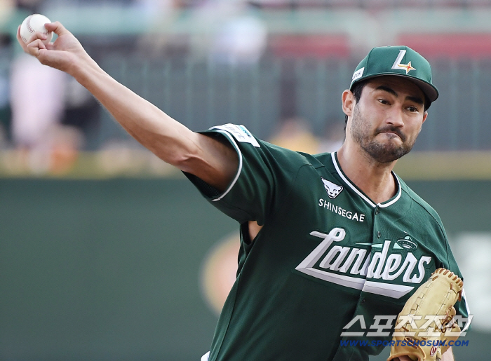02 → 22 → 23 → 53 Park Dong-won came back with a three-run reverse in the 8th inning and Park Hae-min's defense. LG kept its No. 1 ranking