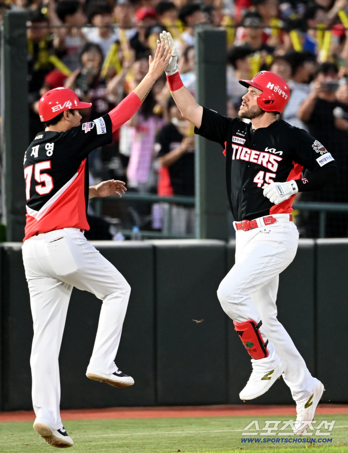 Let's go for 4 consecutive wins! KIA Wisdom, today's fifth batter and first baseman! Park Min is the third baseman