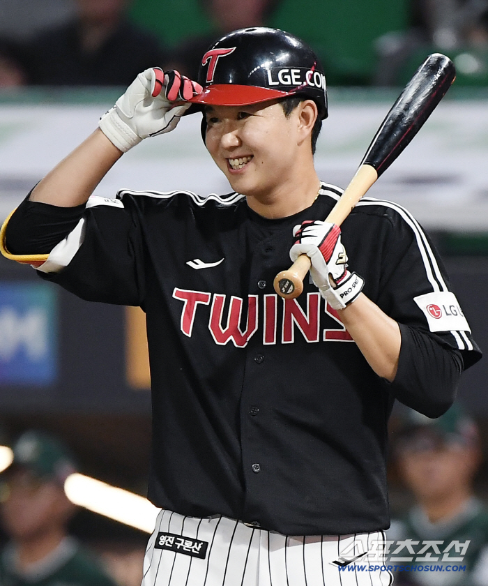 LG home run Park Dong-won's batting sense will rise, with the coach shaking the starter, the Aejeja breaking the finish and keeping the No. 1 come-from-behind victory