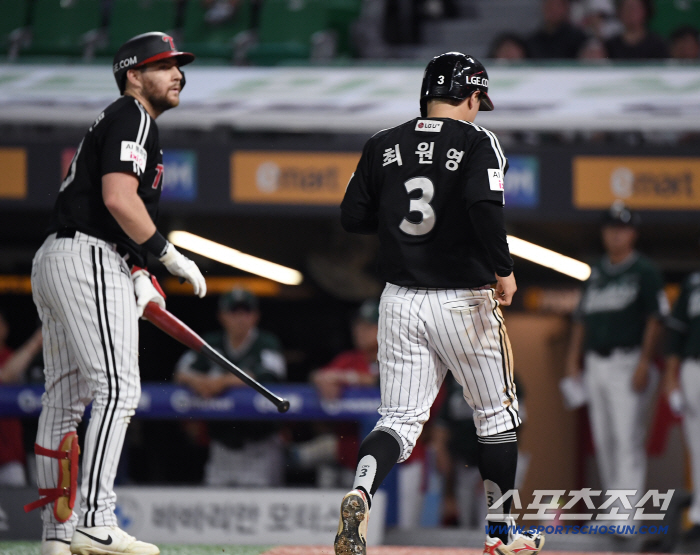 LG home run Park Dong-won's batting sense will rise, with the coach shaking the starter, the Aejeja breaking the finish and keeping the No. 1 come-from-behind victory