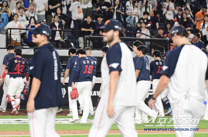 Lotte Shock 6 consecutive losses → In the 11th inning of extra time, he only wasted his heart...Goalless escape → Even the aftereffects of overtime bloodshed, cruel reality 