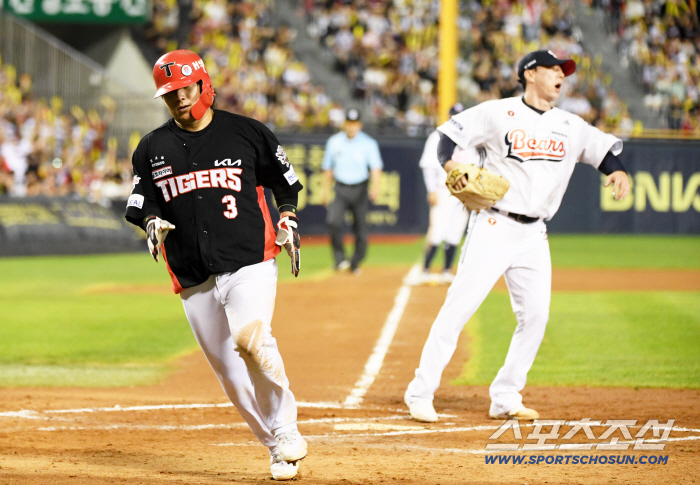 Oh my gosh! Ahn Jae-seok of Doosan Bears, good bye in the bottom of the 11th inning! → Terrible Throwing Mistake KIA flew 4th place right in front of me