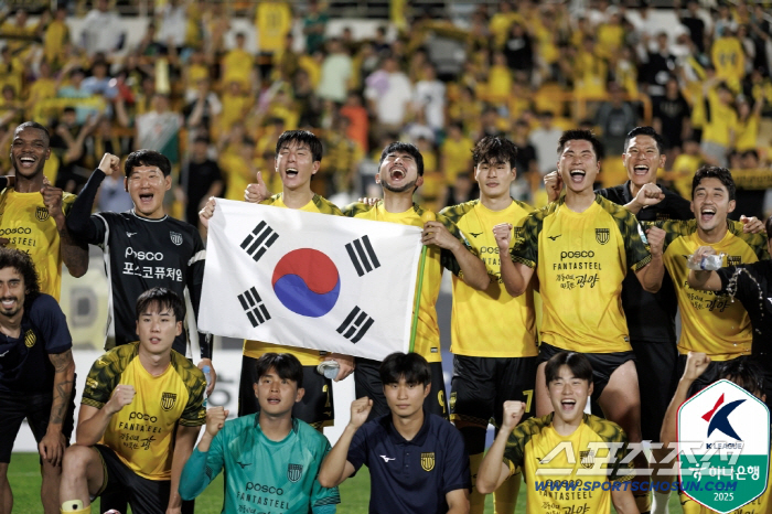 On the Liberation Day, Gwangyang Beol Honan's multi-goal Jeonnam beat Bucheon 2-1 to third-ranked Junho's Wedgegol Asan, Ansan, and won only 2-08 games 