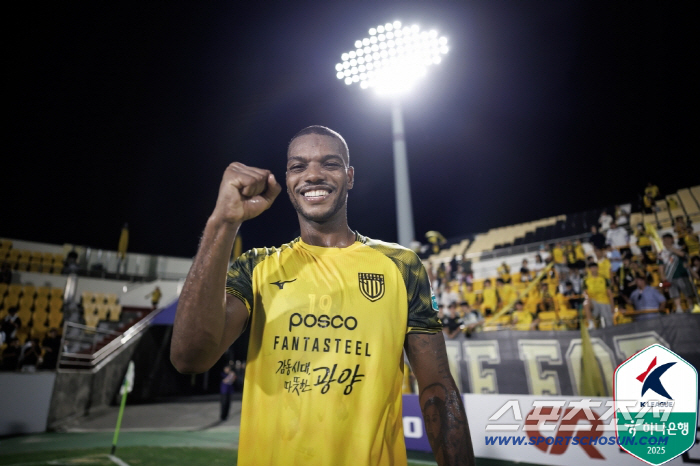 On the Liberation Day, Gwangyang Beol Honan's multi-goal Jeonnam beat Bucheon 2-1 to third-ranked Junho's Wedgegol Asan, Ansan, and won only 2-08 games 