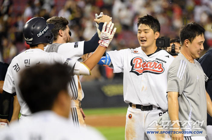  Ahn Jae-seok of Doosan, a walk-off gun, dramatic scene