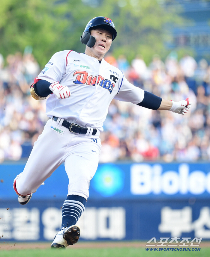  Choi Won-jun's RBI triple with a strong run