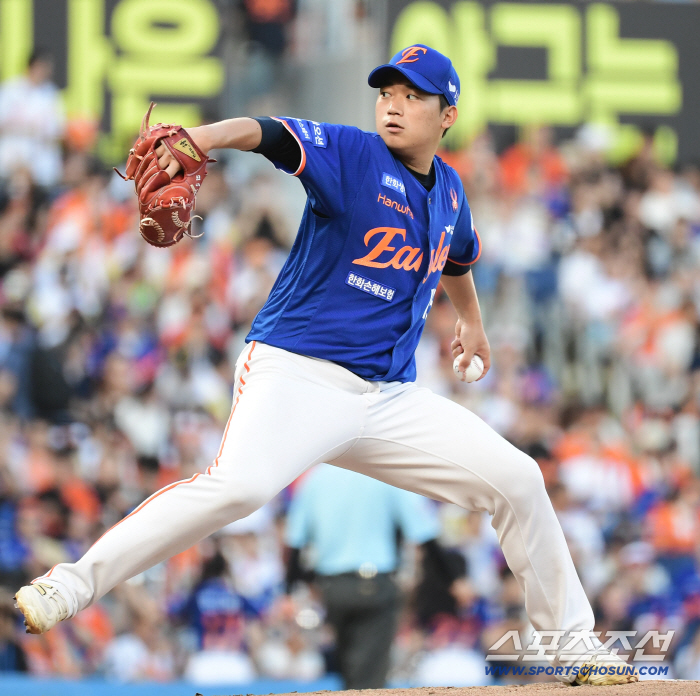 Hanwha's Kim Ki-joong starts, strong pitching