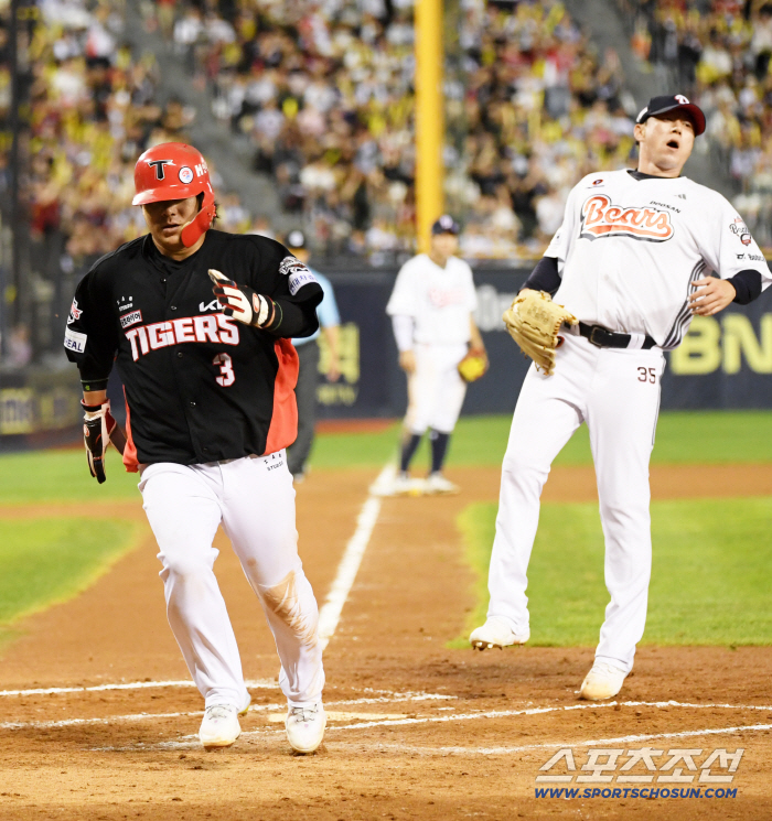 KIA Kim Sun-bin scored by taking advantage of Doosan's Ko Hyo-joon wild pitch