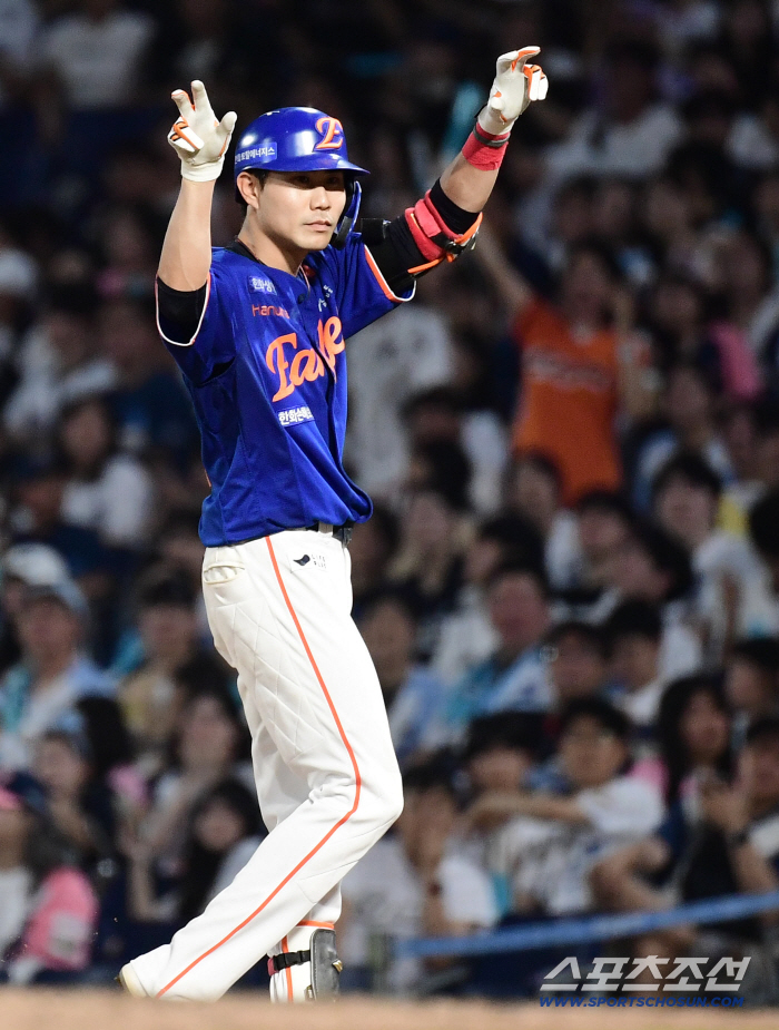  Shim Woo-joon's two-run timely hit to complete the big inning