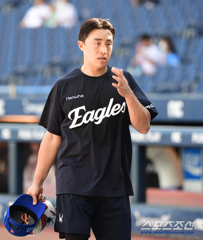  Son Ah-seop's first visit to Changwon wearing Hanwha uniform