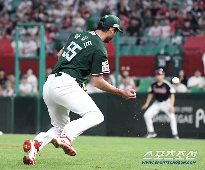  White misses Shin Minjae's ball
