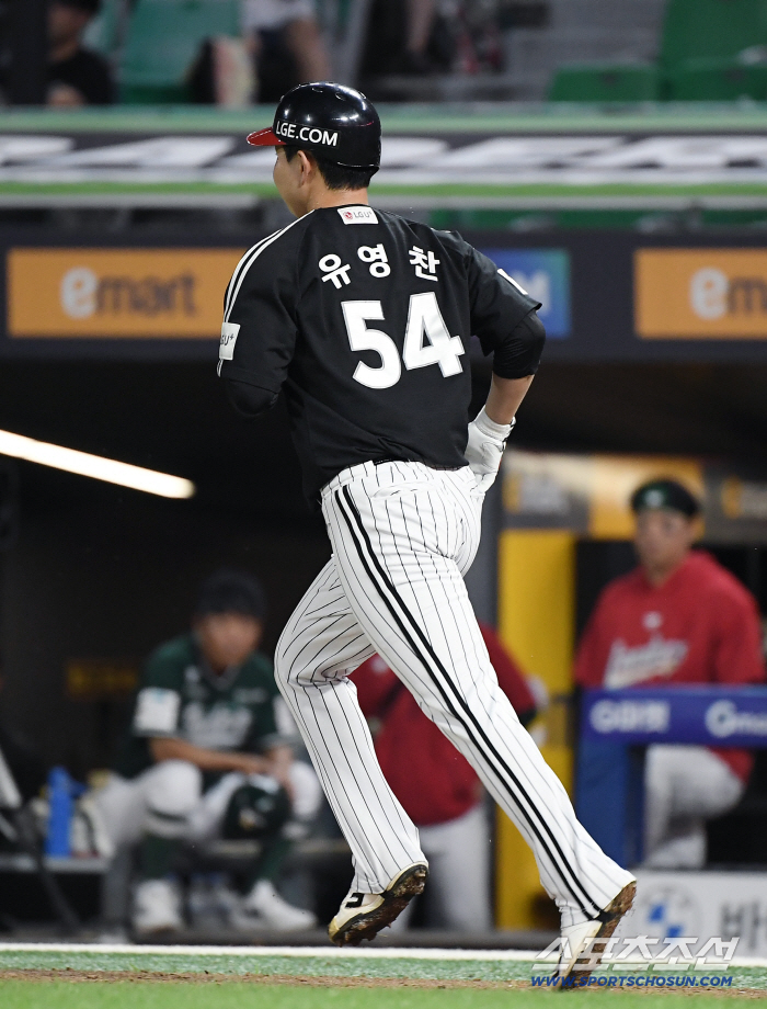  Yoo Young-chan, a batter who gets on base with a walk
