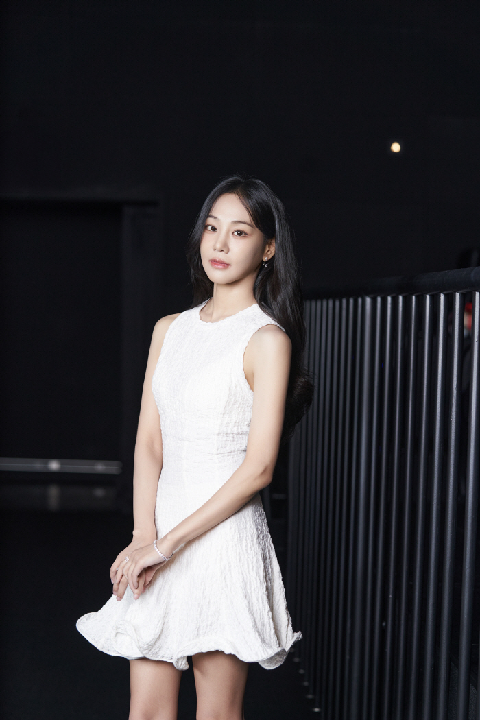 Han Ji-eun Marks 19th Year With Gritty Turn in ‘Only God Knows Everything’