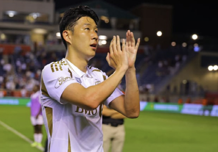 Tottenham Son Heungmin, why did you sell it? I'm curious about the legend! SON's fandom is world-class → 10 out of 10