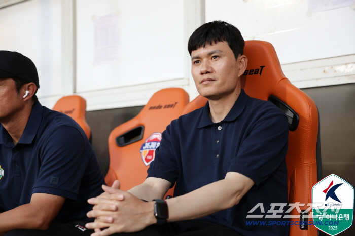 The younger Kim Jun-ha's exit was unfavorable to his brother, Jeju, and 0-0 draw with the three-goal Kangwon. 