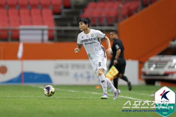 The younger Kim Jun-ha's exit was unfavorable to his brother, Jeju, and 0-0 draw with the three-goal Kangwon. 