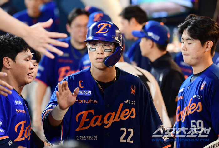 The 67-year-old director 老 himself stepped up! The secret to winning five games in a row? → There was a unity contest where only veterans could participate...Looking at the members...