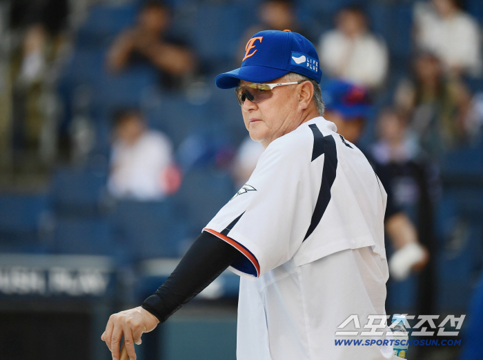 The 67-year-old director 老 himself stepped up! The secret to winning five games in a row? → There was a unity contest where only veterans could participate...Looking at the members...
