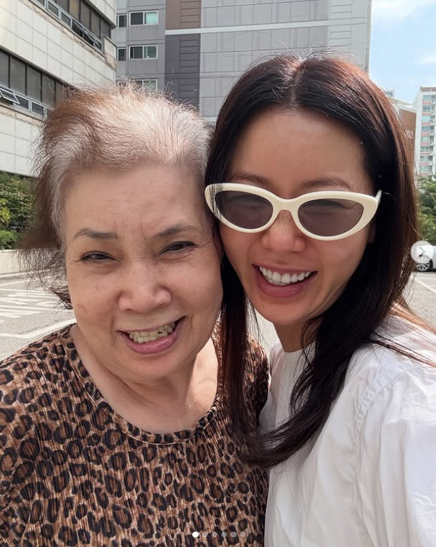 Ahn Sun-young flies 14 hours for dementia in Korea...The son alone is the MVP. Tears