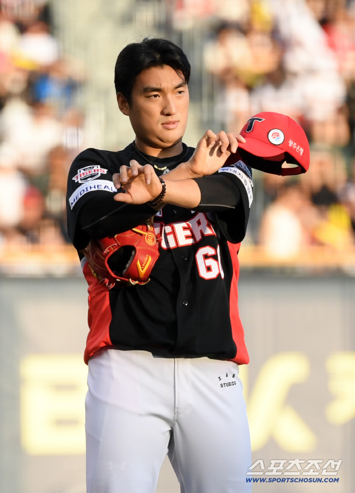 Be greedy. Why did the director decide to say bitter things...ERA 7.29 What Happened to Korea's First-Line Issuing Pitcher