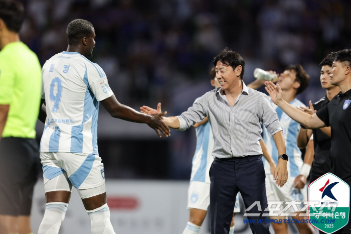 Crazy Sabak 5G consecutive goals X multi-goal Suwon FC Sharpball rose to 42 wins!9th place against Shin Tae-yong's Ulsan