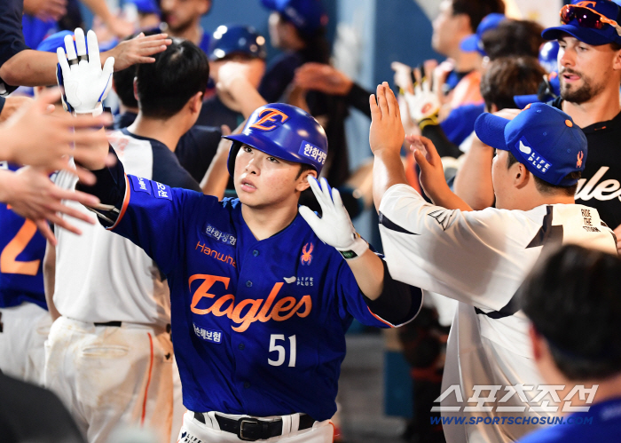 Cycling Heat Moon Hyun-bin Without Triples, Who Is He? Career High (Changwon Field) for the most home runs, most hits, and batting average