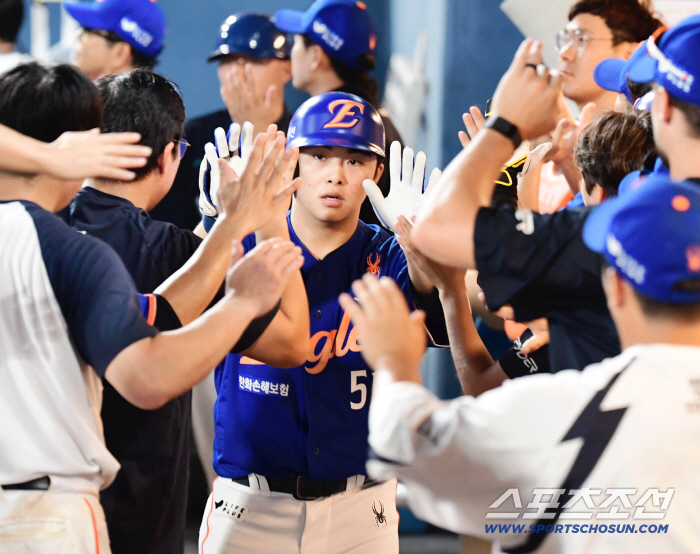 Cycling Heat Moon Hyun-bin Without Triples, Who Is He? Career High (Changwon Field) for the most home runs, most hits, and batting average
