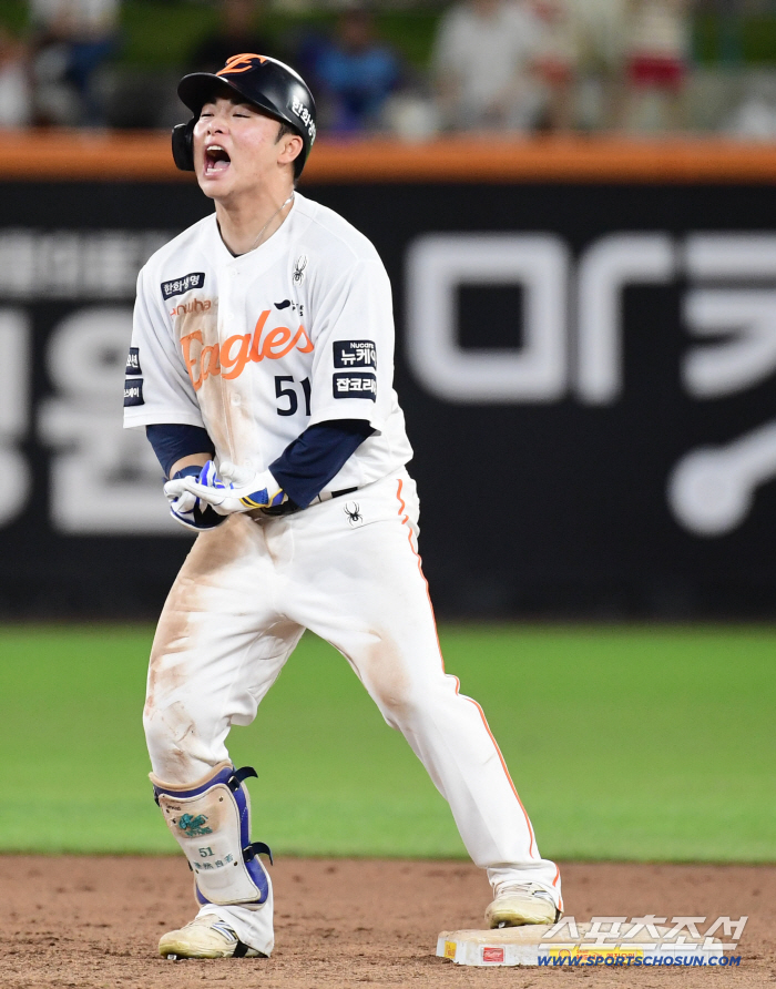 Cycling Heat Moon Hyun-bin Without Triples, Who Is He? Career High (Changwon Field) for the most home runs, most hits, and batting average