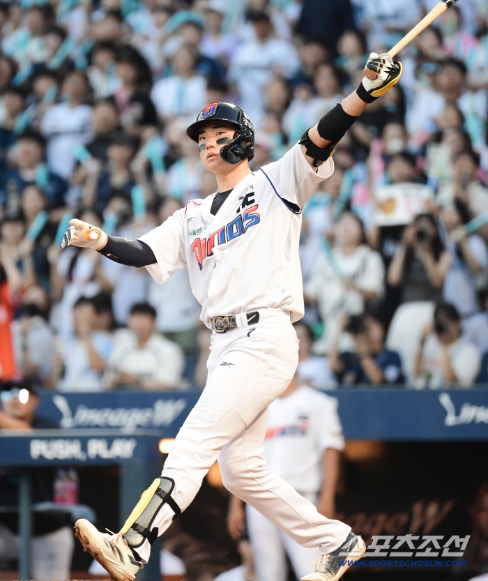 Is it going to end like this? Moon Dong-ju allowed four runs from the first inning → He was also hit with a fastball of 153km 