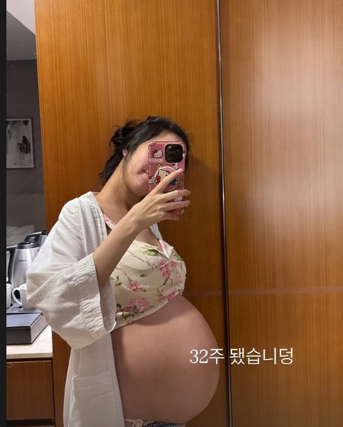 Kim Jihye, 32 weeks pregnant with twins, sad news...I'm scared because the neck is short