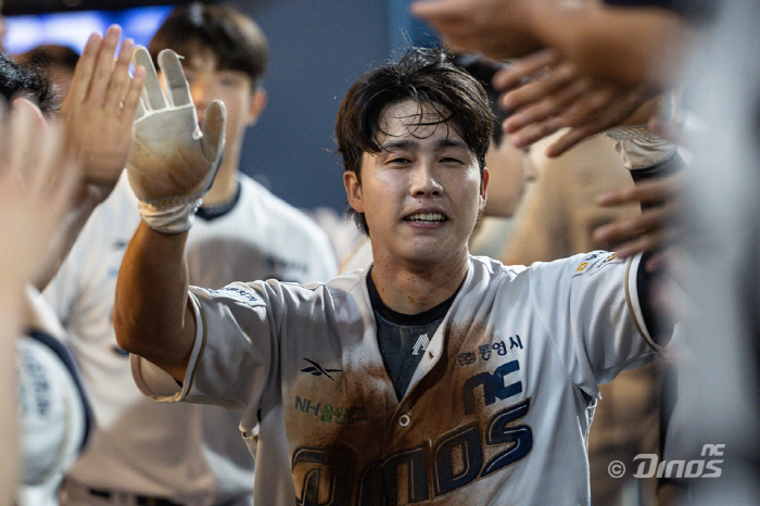 The moment I imagined it, it's thrilling. With 17,983 people shouting...Sniper Chun Jae-hwan's shot shook Changwon 