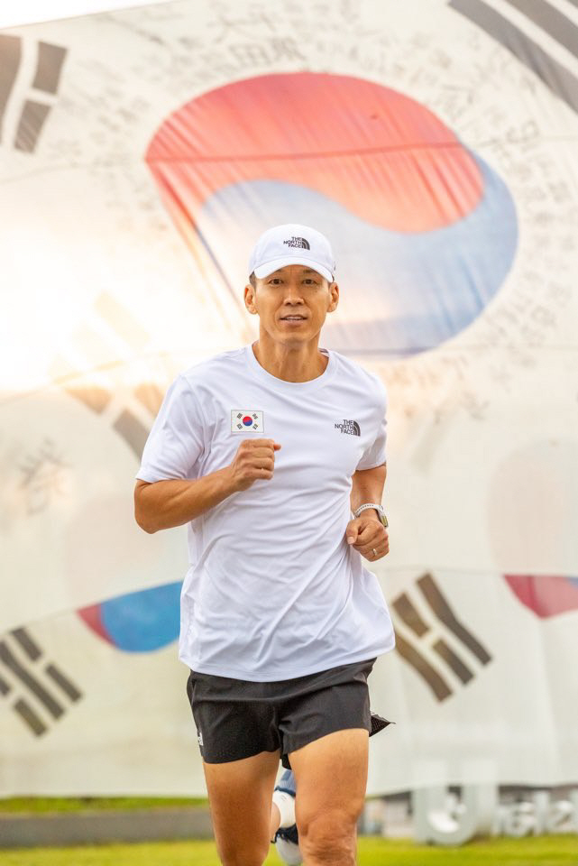 Sean Completes 81.5km Liberation Day Run, Donates 2.3 Billion Won